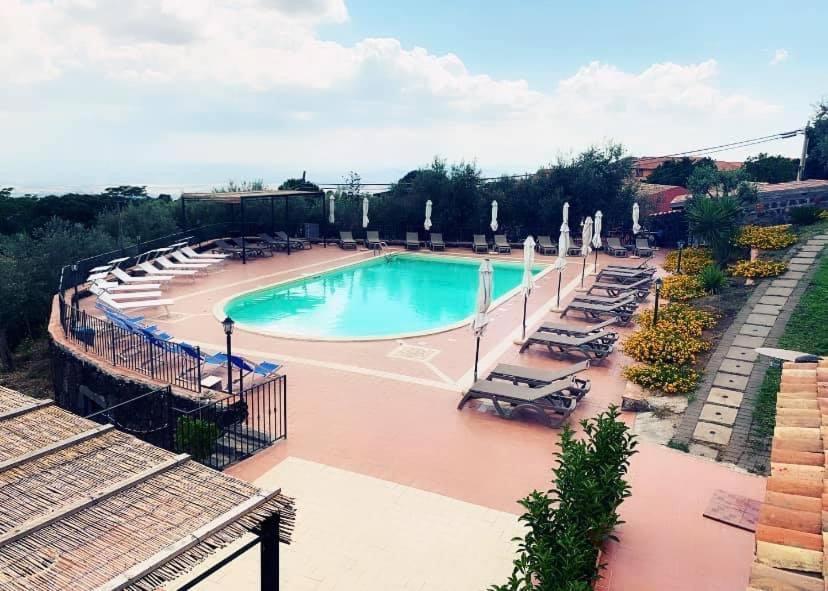 Villa Casina Dell'Etna 라갈나 외부 사진